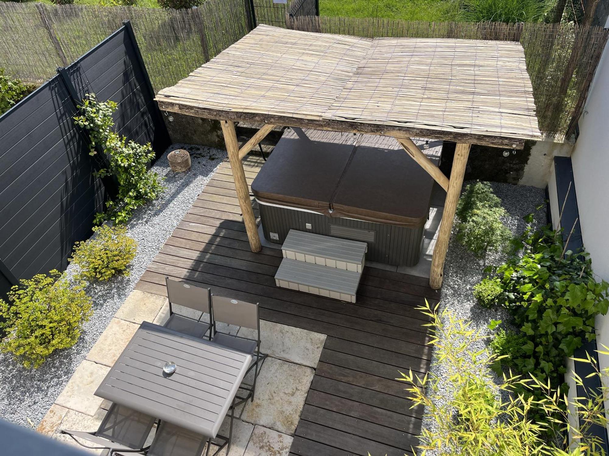 Sejour Detente - Appart'Hotel N 1 Avec Jaccuzi, Piscine Et Petit-Dejeuner Chouzelot Exteriör bild