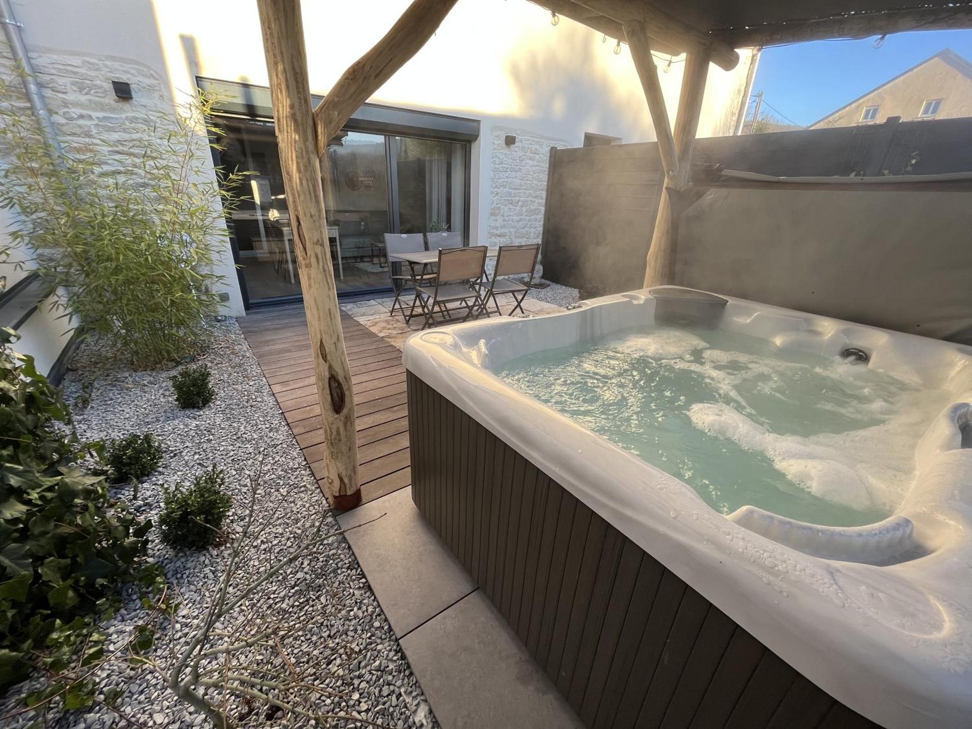 Sejour Detente - Appart'Hotel N 1 Avec Jaccuzi, Piscine Et Petit-Dejeuner Chouzelot Exteriör bild