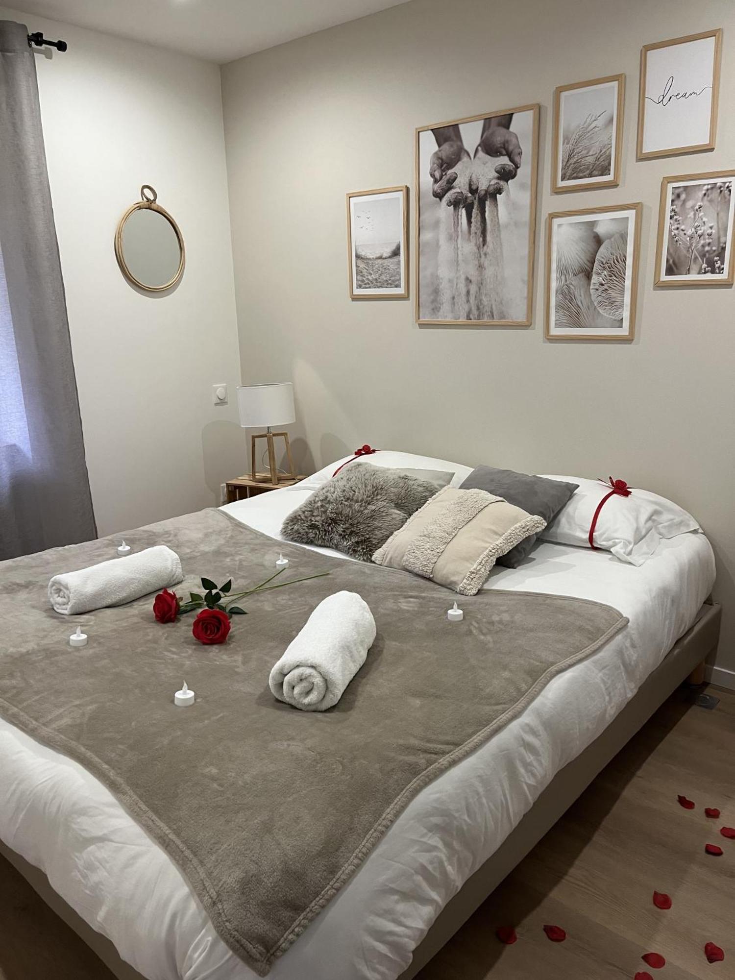 Sejour Detente - Appart'Hotel N 1 Avec Jaccuzi, Piscine Et Petit-Dejeuner Chouzelot Exteriör bild
