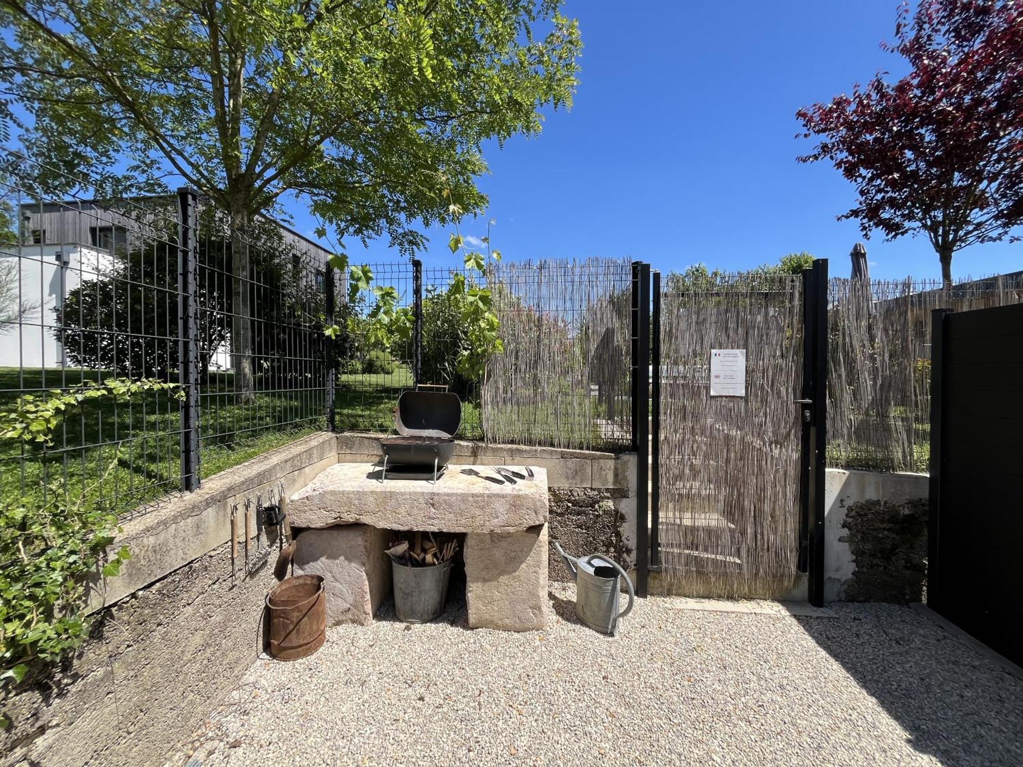 Sejour Detente - Appart'Hotel N 1 Avec Jaccuzi, Piscine Et Petit-Dejeuner Chouzelot Exteriör bild